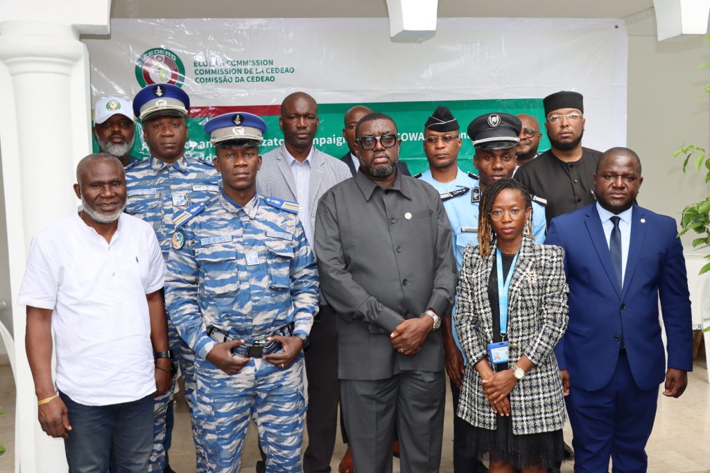 ECOWAS Sensitises Customs, Police Officers, Union Leaders, Students and Border Officials on the Biometric ID Card in Côte d’Ivoire