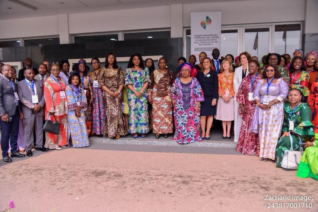Vice-Presidente da CEDEAO Destaca O Papel Da Mulher Na Construção Da Paz No Congresso De Kinshasa, República Democrática Do Congo (RDC)
