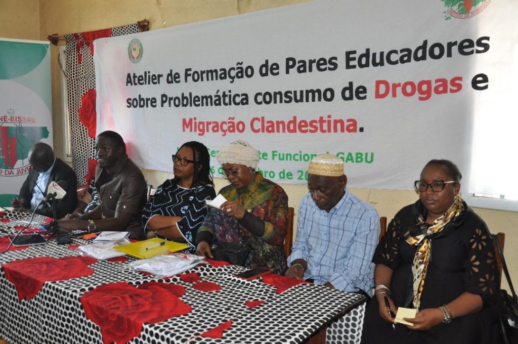 Workshop de Capacitação Organizado na Guiné-Bissau Para Combater O Consumo De Drogas e A Migração Ilegal de Jovens