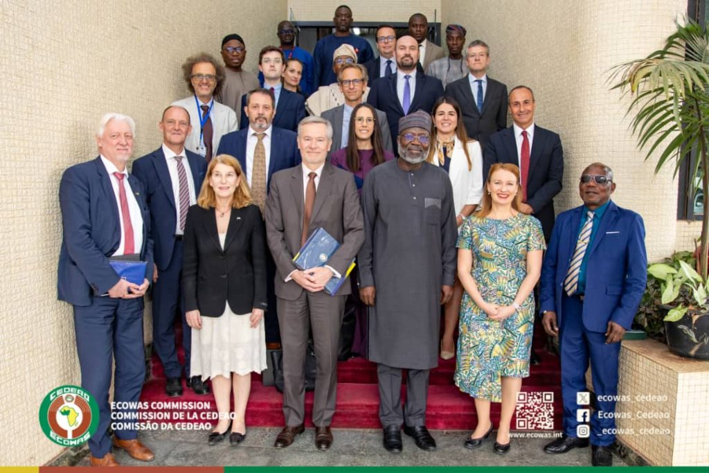 S.E. Dr. Omar Alieu Touray appelle à la préservation de l&rsquo;unité de la CEDEAO lors de sa rencontre avec les chefs de délégation et de mission de l&rsquo;Union européenne en Afrique de l&rsquo;ouest.
