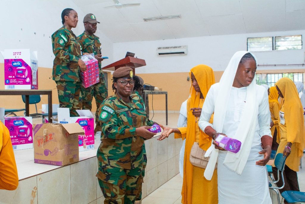 ECOMIG’S ghanaian contingent donates school and health equipment to farafenni high school