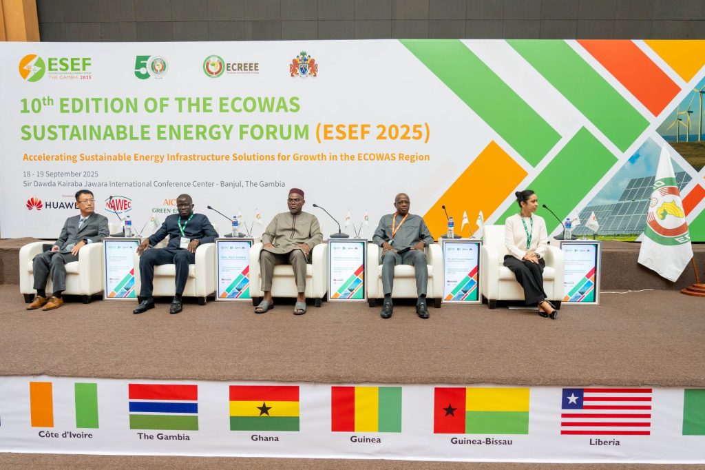 Fórum de Energia Sustentável da CEDEAO 2025 abre oficialmente em Banjul com um apelo para acelerar a energia limpa para o crescimento regional