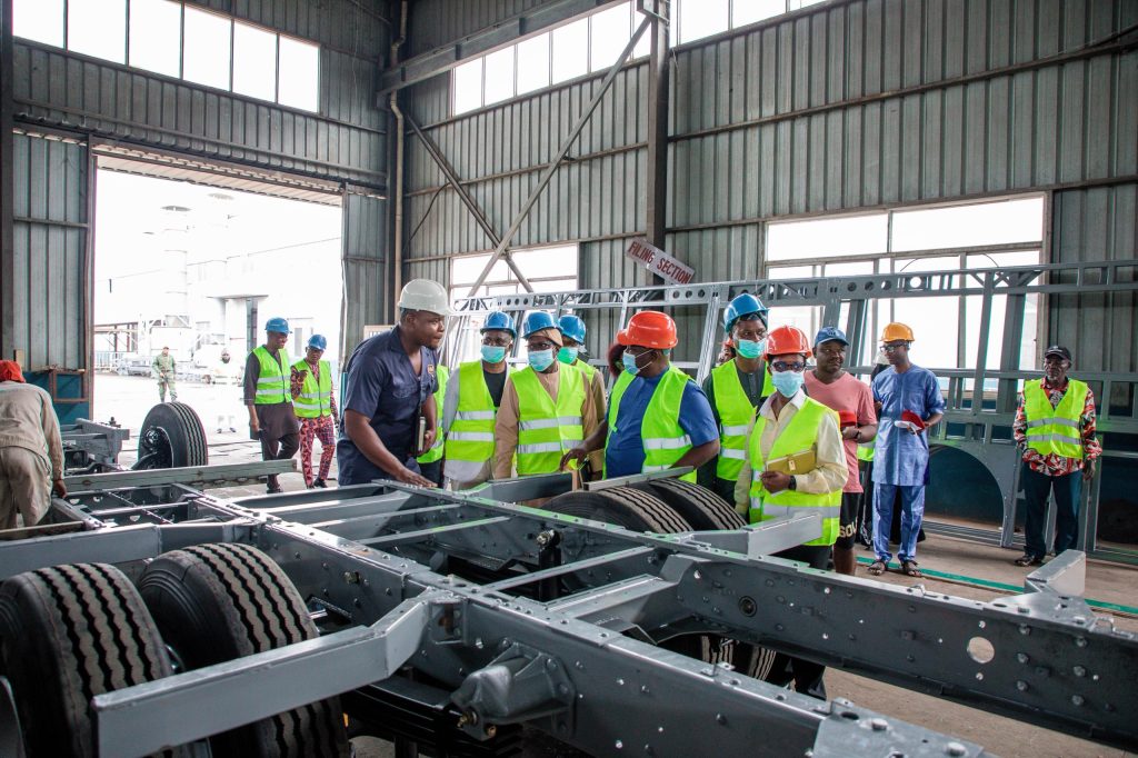 La Commission de la CEDEAO a rendu visite à l’entreprise d’assemblage de véhicules Innoson dans le cadre de la mise en œuvre du cadre régional de développement de l’industrie automobile.
