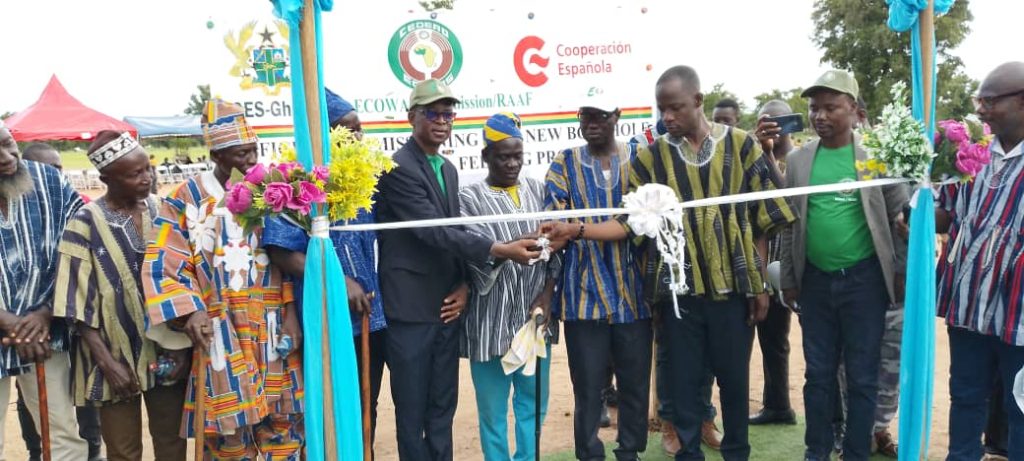 A CEDEAO, através do Millenium Child Support Group (MCSG), inaugura e entrega uma perfuração à escola primária de Dakuma/Hiel, no distrito de Sissala West, região de Upper West, Gana