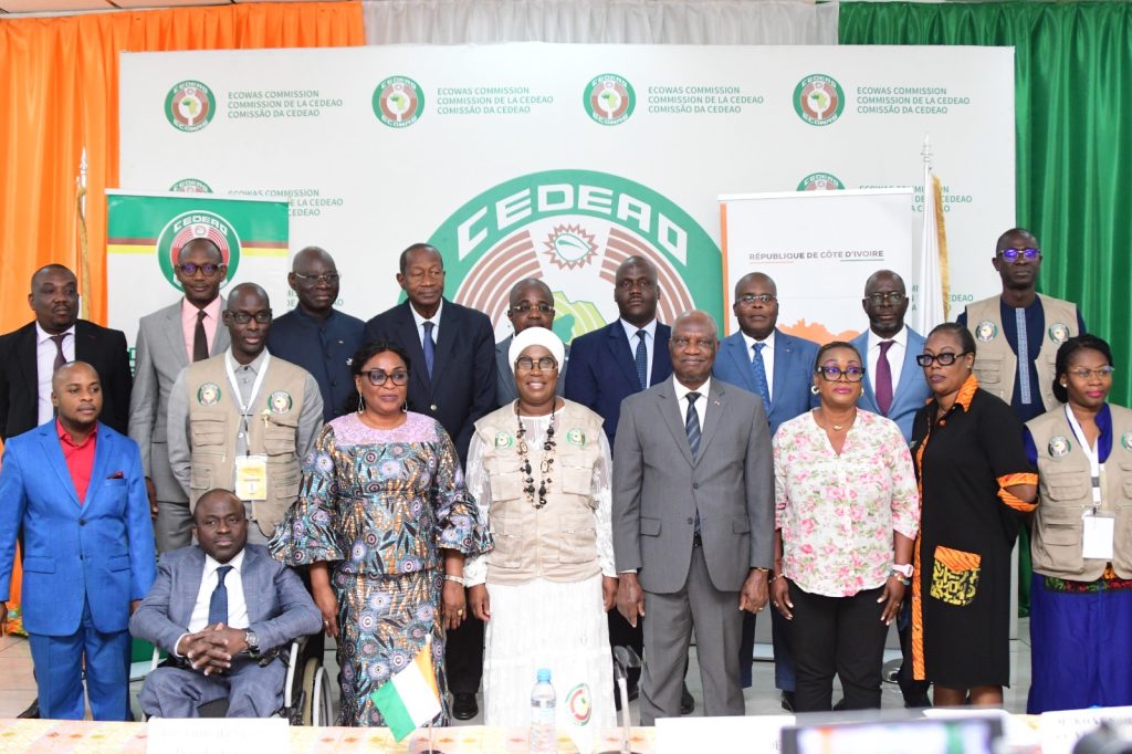ECOWAS provides financial support to the independent electoral commission (CEI) and the national human rights council (CNDH) to support the electoral process in Côte d’Ivoire.