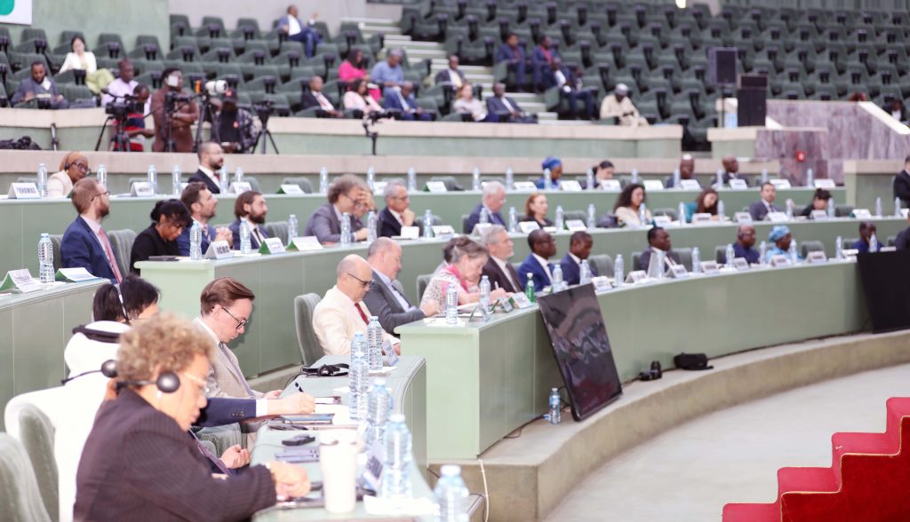 S.E. DR OMAR ALIEU TOURAY RENCONTRE LES MEMBRES DU CORPS DIPLOMATIQUE ET TECHNIQUE POUR RENFORCER LES RELATIONS DE LA CEDEAO AVEC SES PARTENAIRES
