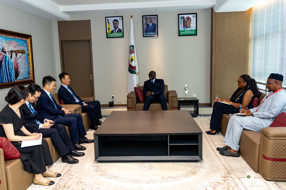 LE PRÉSIDENT DE LA COMMISSION DE LA CEDEAO REÇOIT L’AMBASSADEUR DE CHINE AU NIGERIA ET RÉAFFIRME SON ENGAGEMENT EN FAVEUR D’UNE COOPÉRATION RENFORCÉE